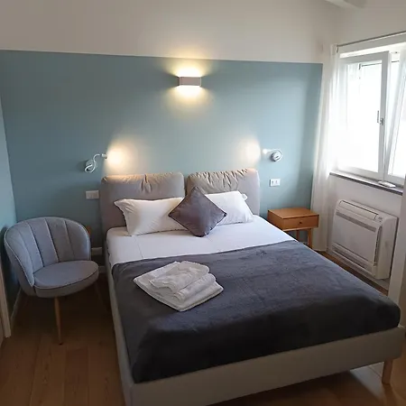 Casa Di Mirea Bed and Breakfast 4*